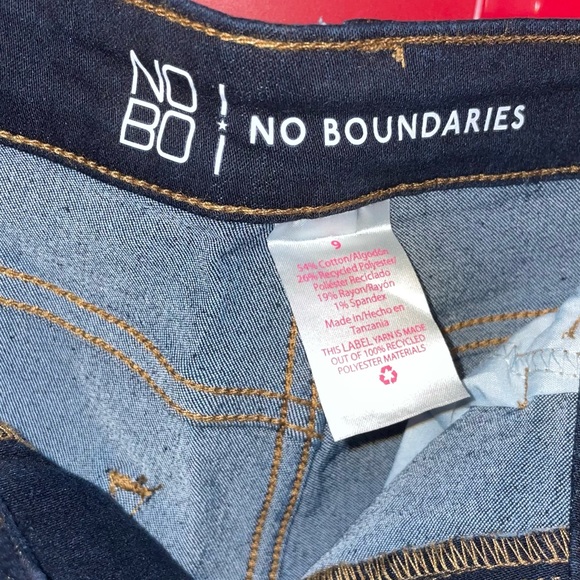No Boundaries Jeans - Picture 4 of 8